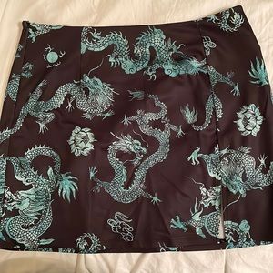 shein black and green dragon mini skirt